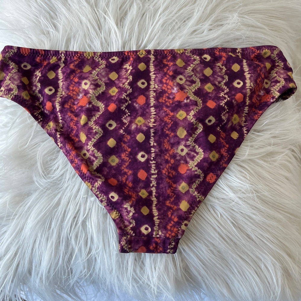 Faherty Bikini - Picture 3 of 9